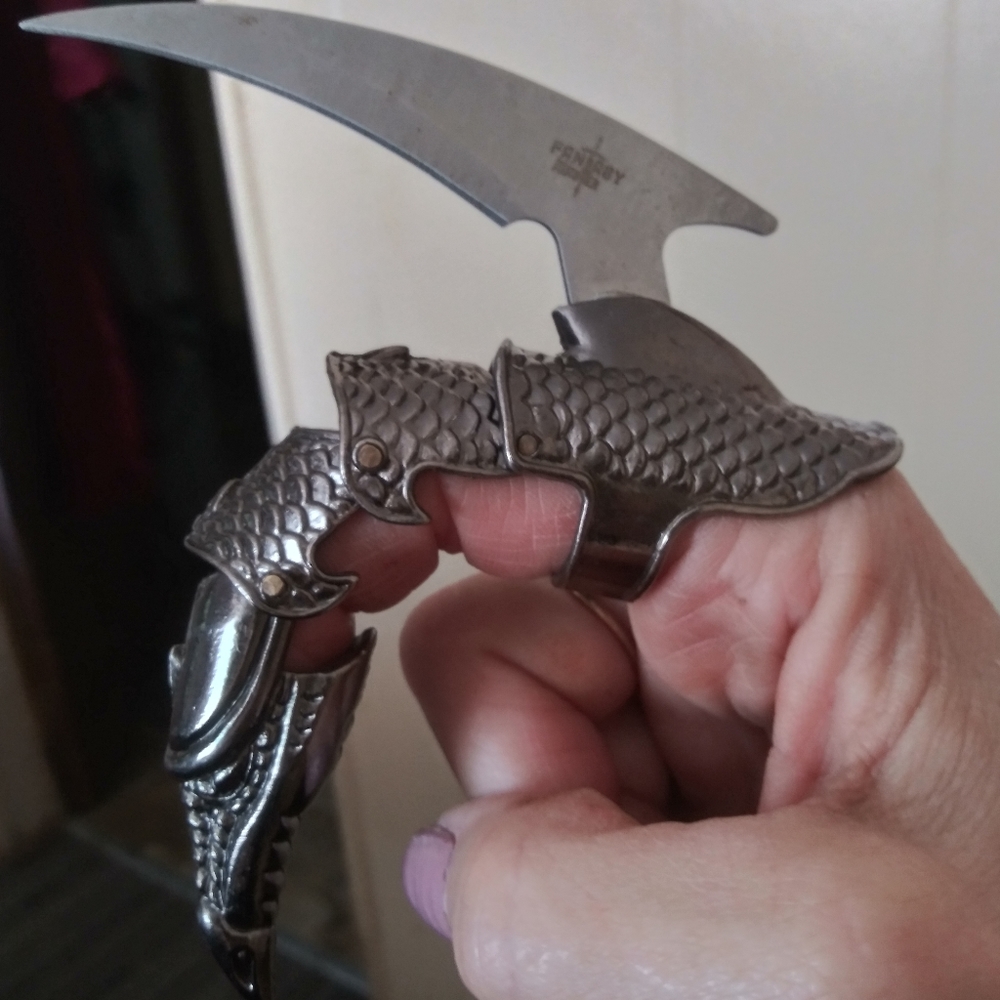 Fantasy Master finger knife Armored Eagle
